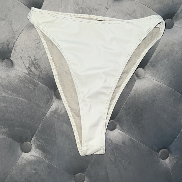 Sage green bikini - Picture 3 of 4